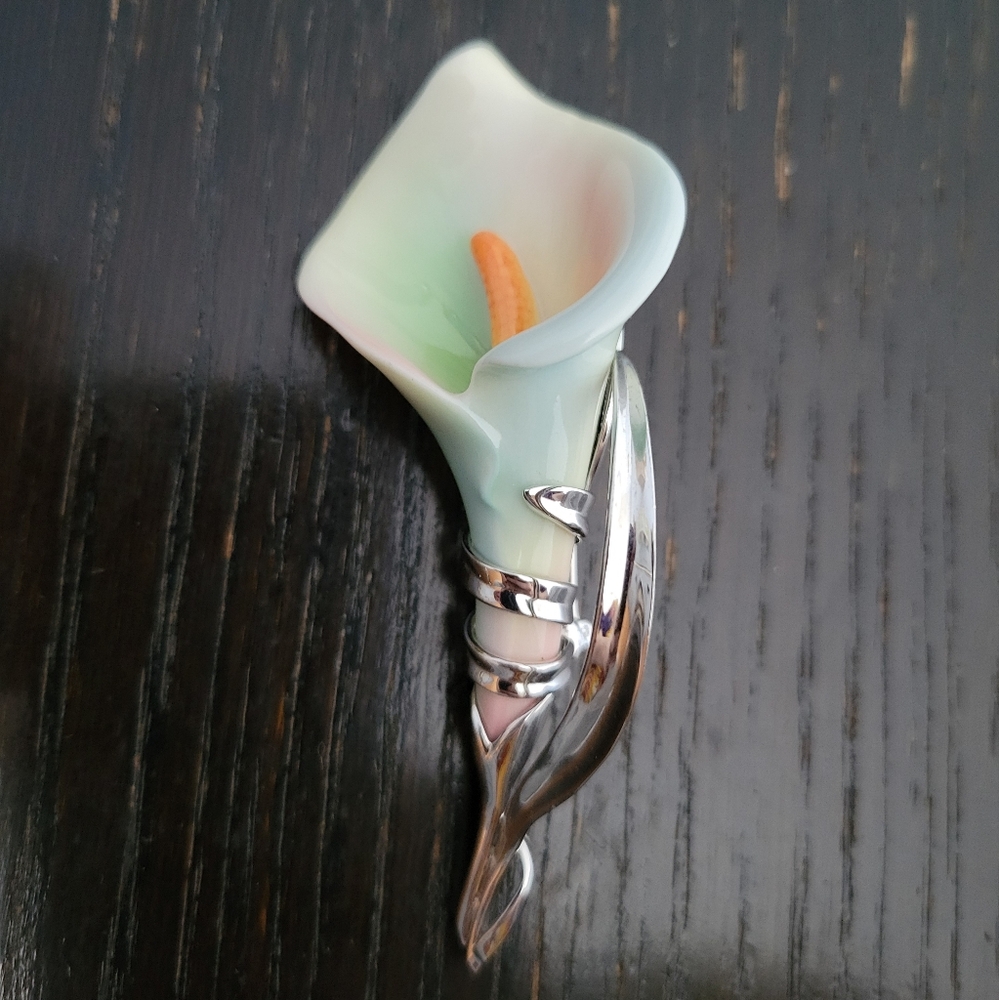 Elegant Floral Brooch with Silver Accents